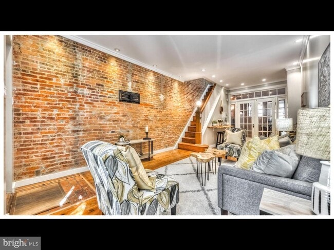 Building Photo - 1209 S Ellwood Ave