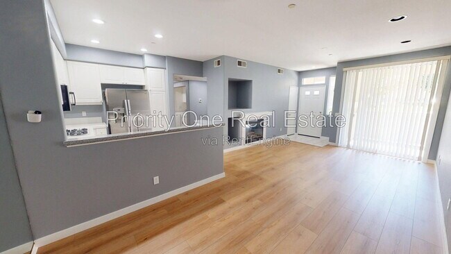 Building Photo - 10766 Sabre Hill Dr