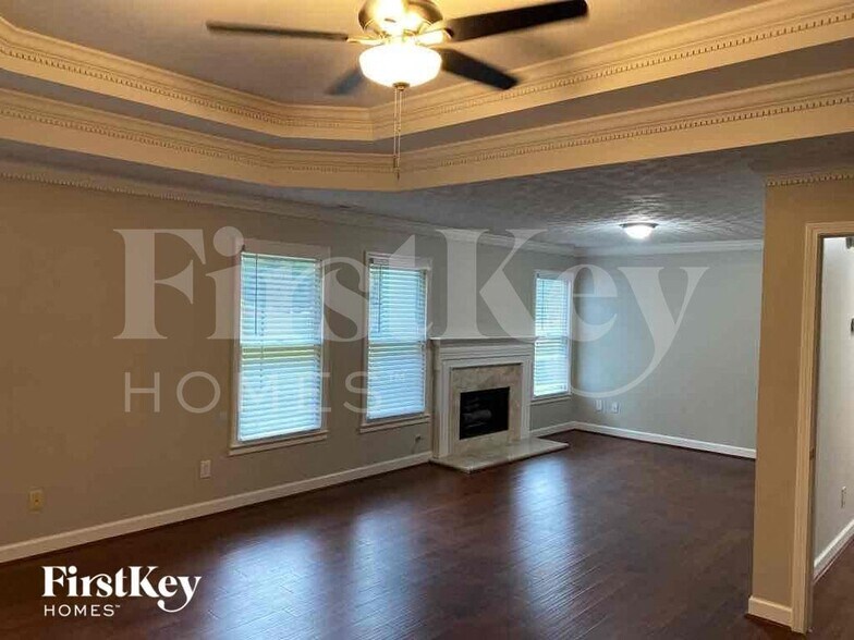 Building Photo - 1020 Forest Hills Dr SE