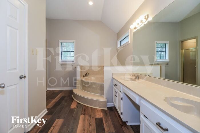 Building Photo - 9166 Valkrie Ln