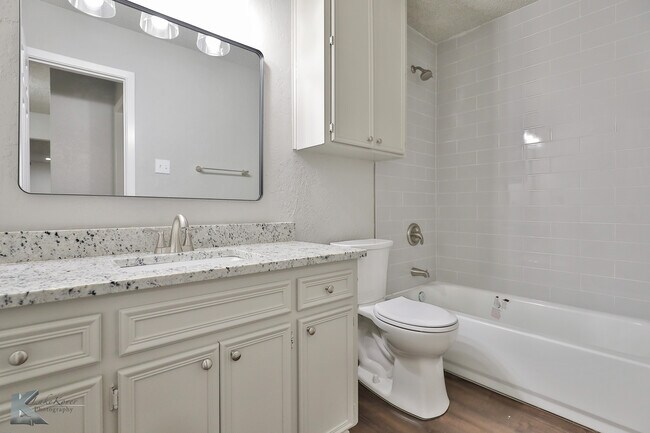 Building Photo - 4350 Bluebonnet Ct