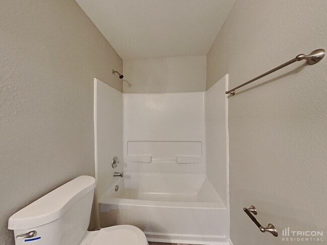 Building Photo - 3007 W Longbranch Dr