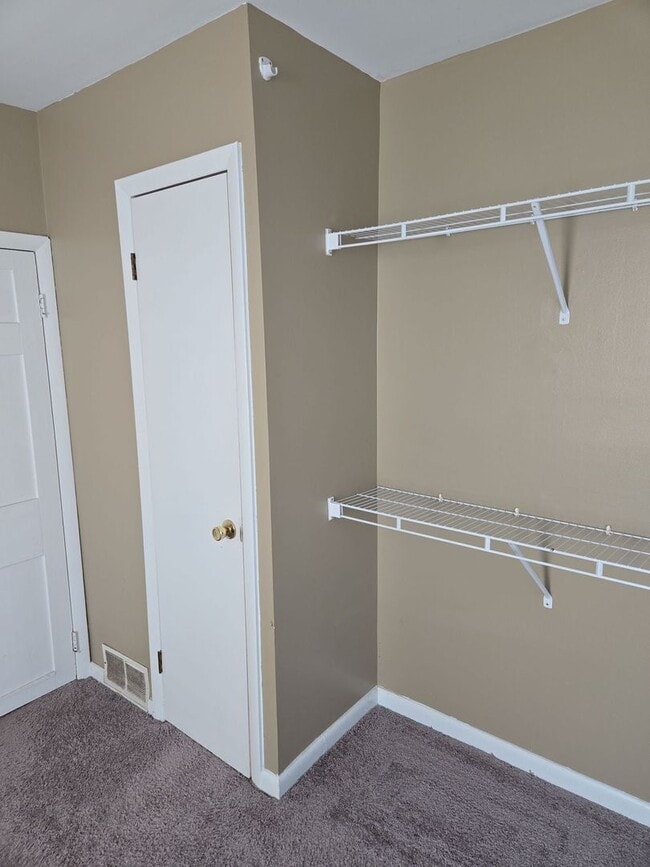 Building Photo - 54 W Main St