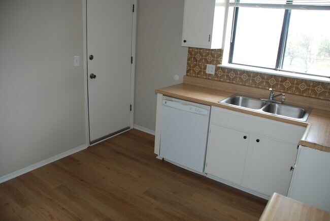 Building Photo - 1779 Rand Rd