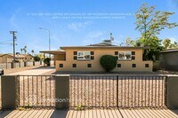 Building Photo - 561 E Franklin Ave