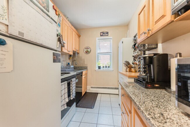 Building Photo - BROOKLINE 1 BED AVAILABLE FOR AN AUGUST 1ST MOVE-IN