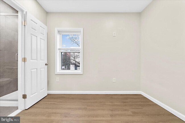 Building Photo - 38 Bloomsbury Ave