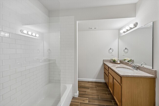 Building Photo - 12625 Memorial Dr