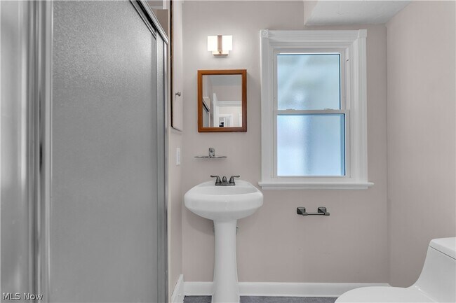 Building Photo - 6911 Farnsworth Dr