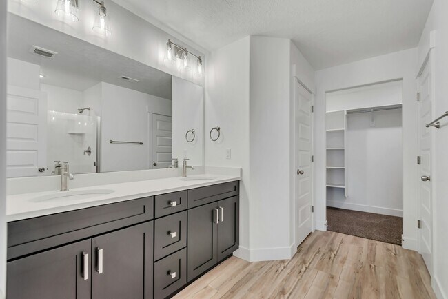 Building Photo - 716 S 4500 S