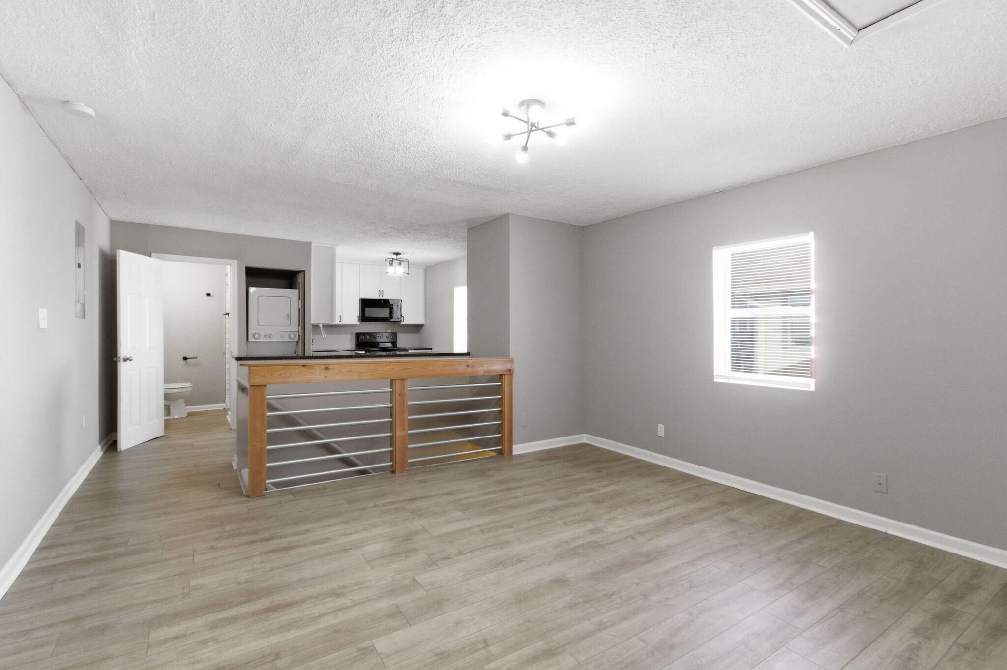 Building Photo - 1338 Barth Ave