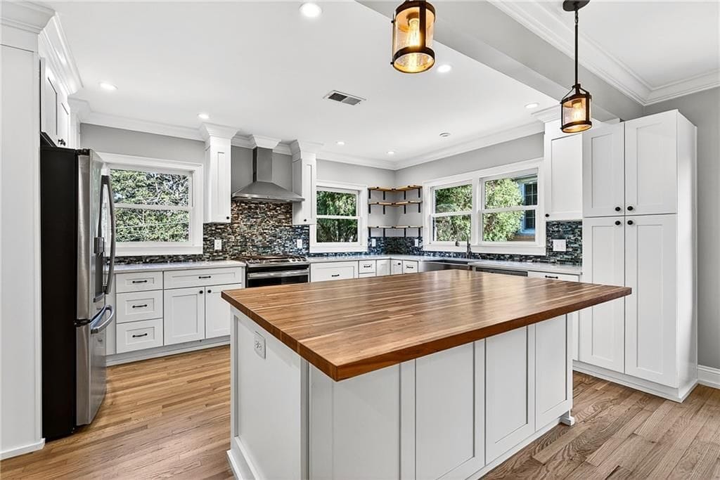 Building Photo - 1319 Chalmette Dr NE