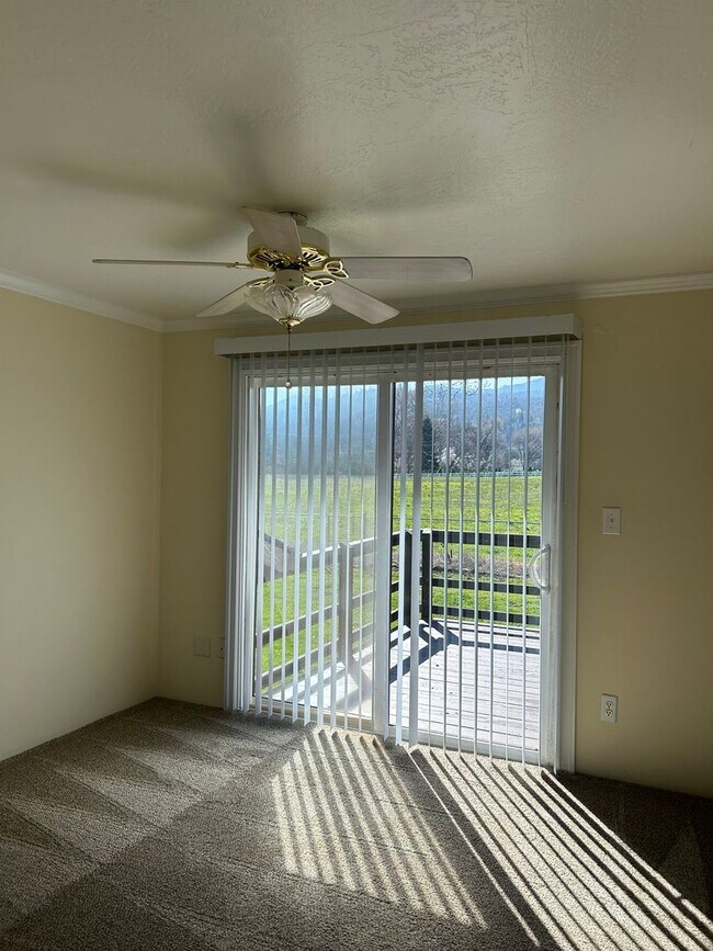 Building Photo - 2883 W Griffin Creek Rd