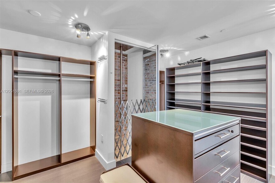 Building Photo - 1100 Biscayne Blvd