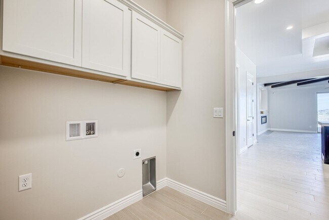 Building Photo - Beautiful East side House 4 bed-2.5 baths, part of The Club that includes Swimming Pool, Gym, Ten...