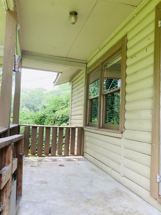 Building Photo - 29 Broncos Dr