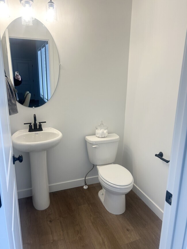 Building Photo - 4811 Pocosin Ct