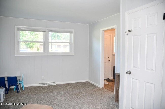 Building Photo - 20 Marie Pkwy