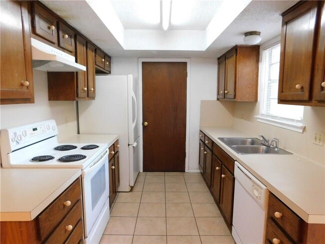 Building Photo - 1402 Barbergale St