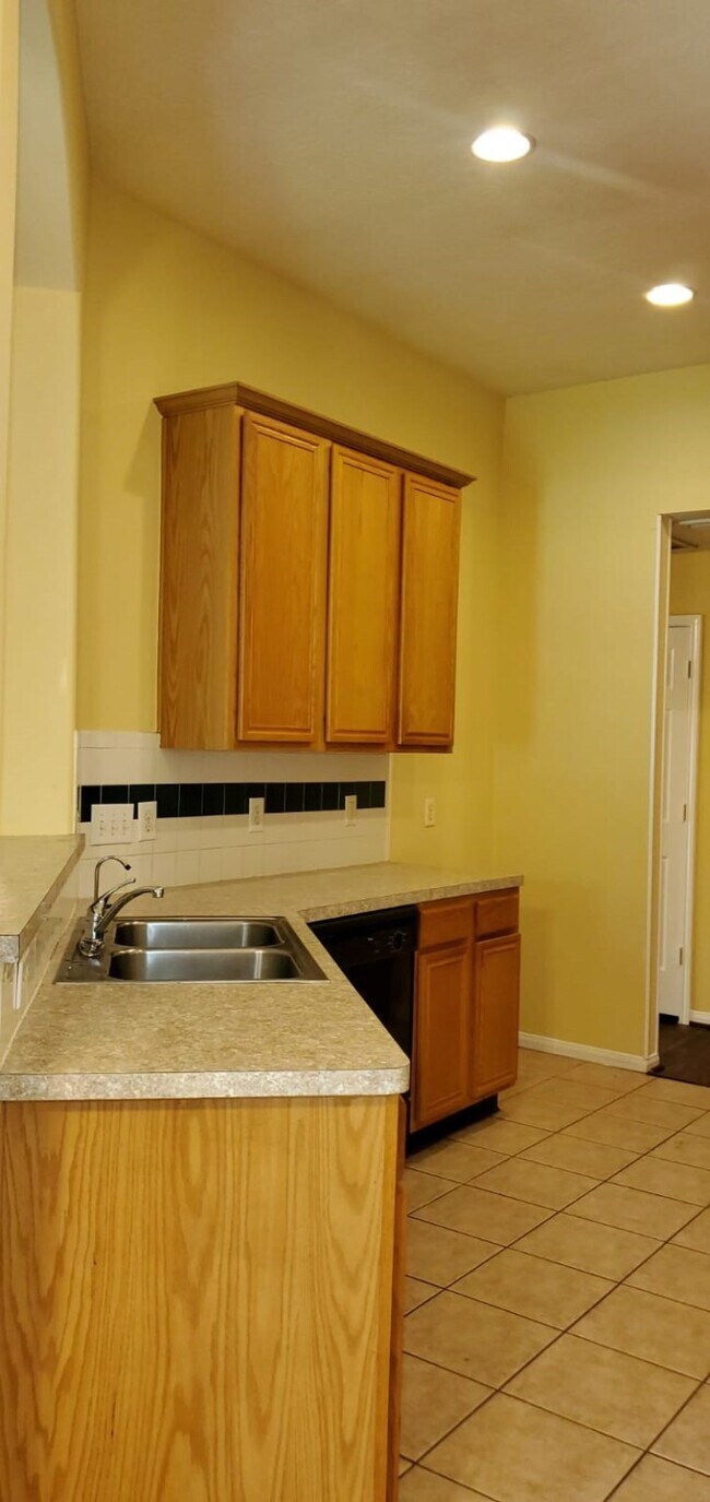 Building Photo - 7227 Colony Bend Ln