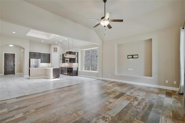 Building Photo - 855 Forest St