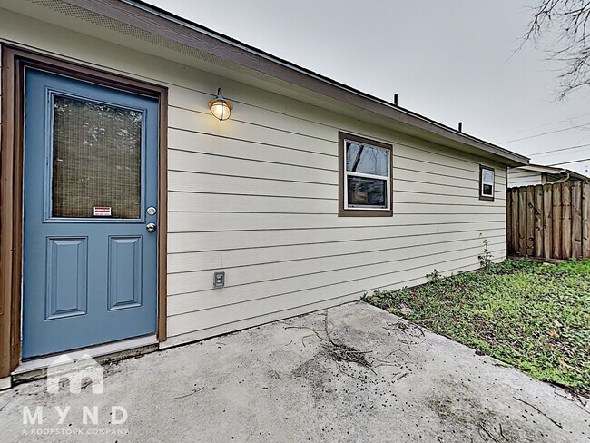Building Photo - 6703 England St