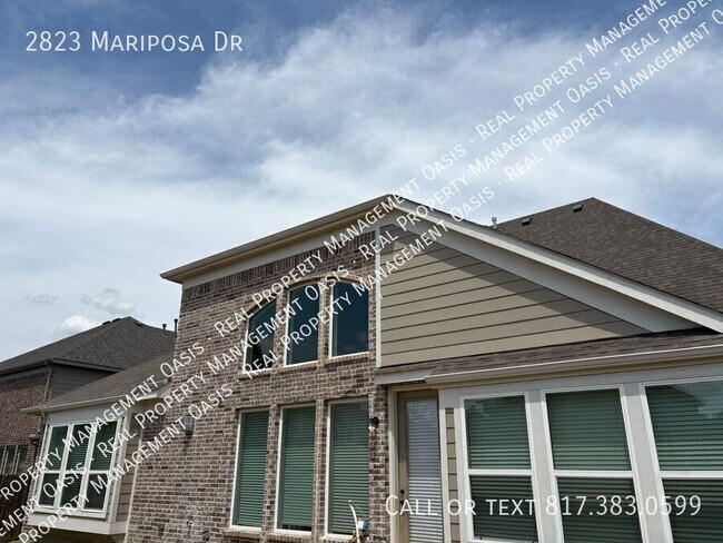 Building Photo - 2823 Mariposa Dr