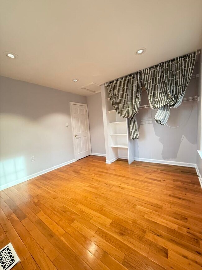 Building Photo - 10933 Adare Dr