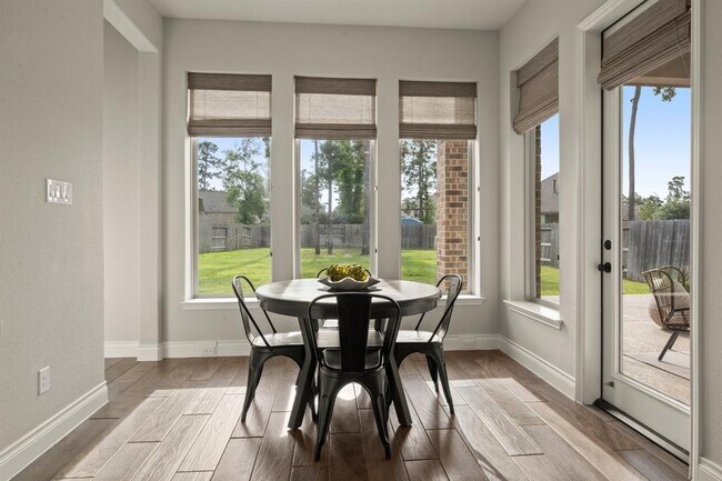 Building Photo - 16711 Arboleda Dr
