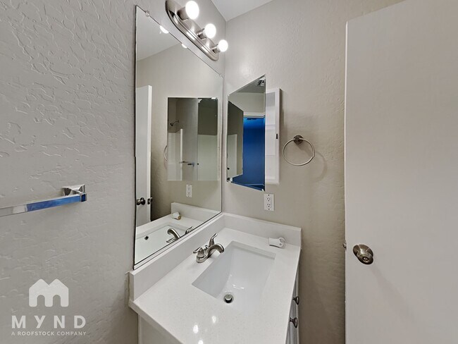 Building Photo - 10413 W Miami St