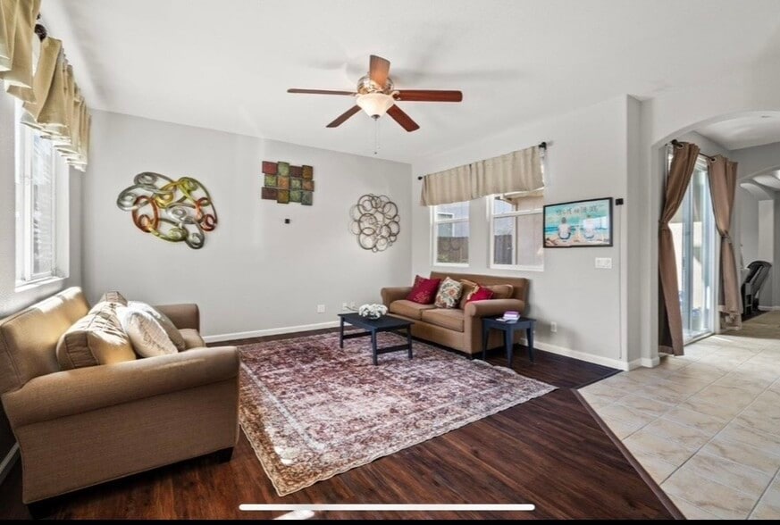 Building Photo - 962 Heritage Way