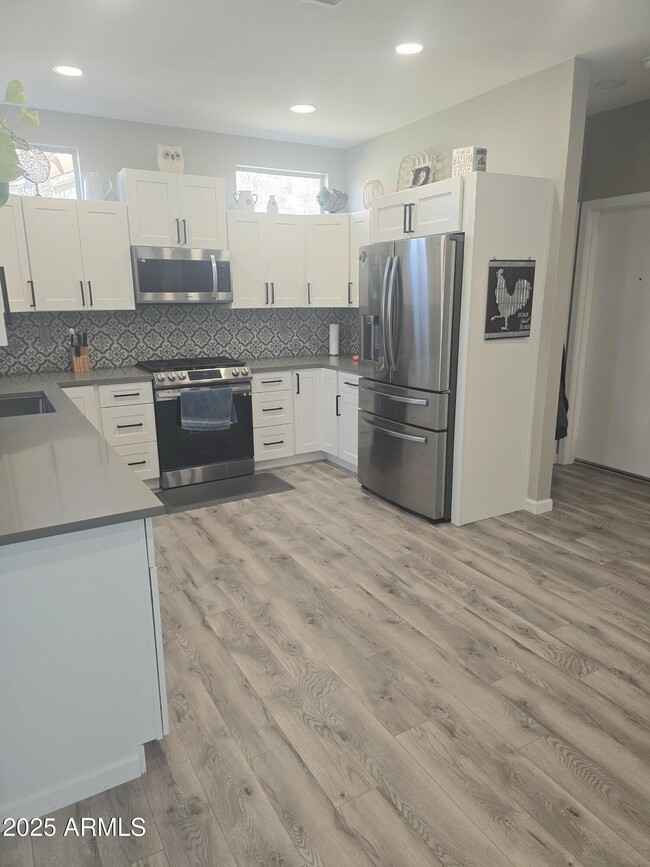 Building Photo - 13636 W Antelope Dr