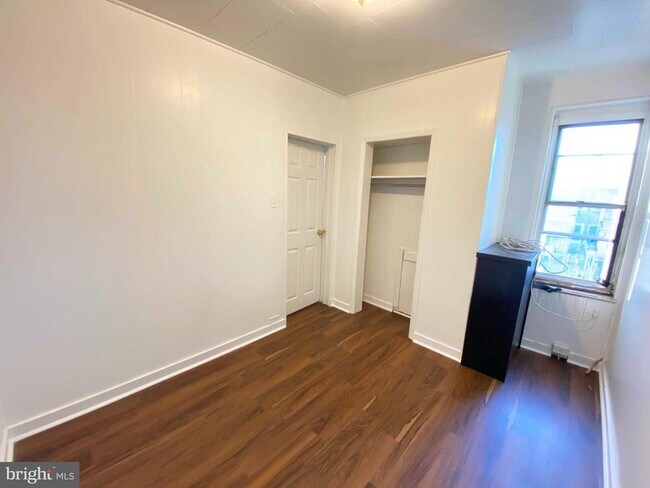 Building Photo - 3027 Weikel St