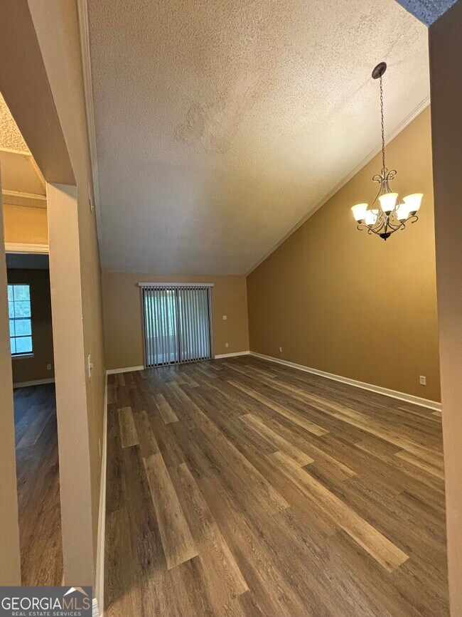Building Photo - 207 Admiral's Walk Dr