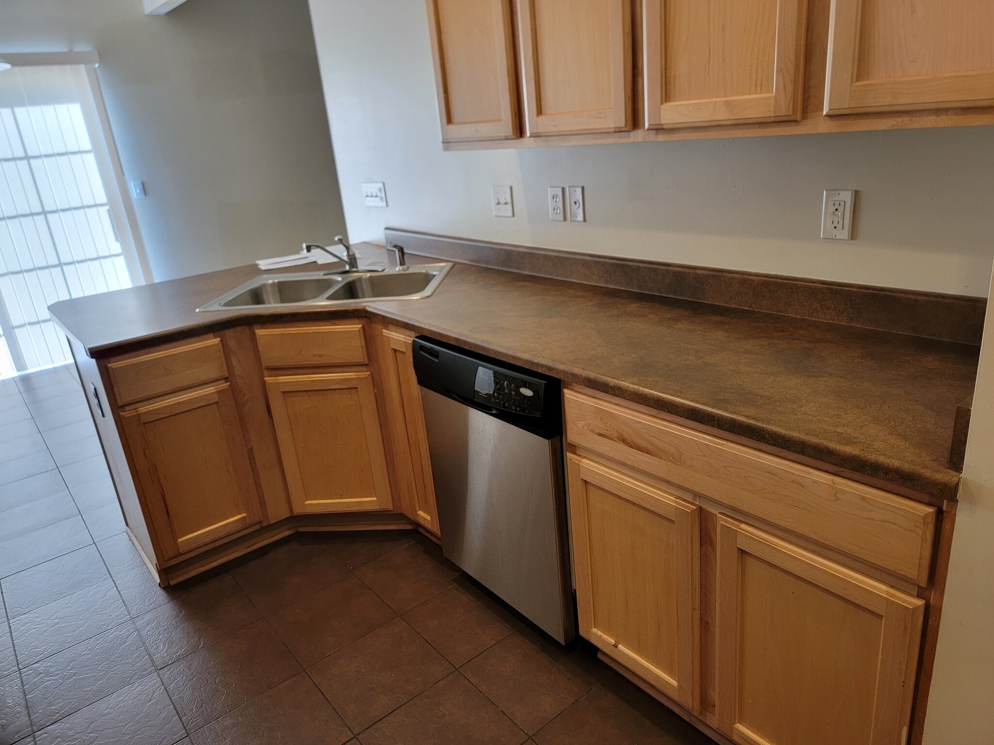 Building Photo - 2900 SE Glenstone Dr