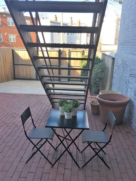 Building Photo - 1316 Constitution Ave NE