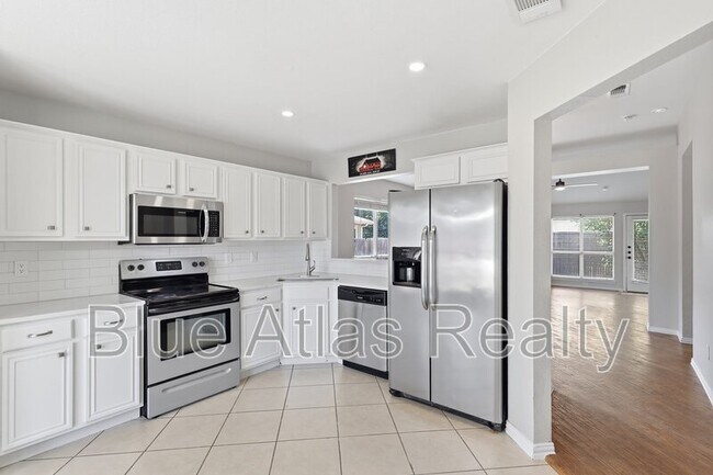 Building Photo - 1012 Waterview Dr