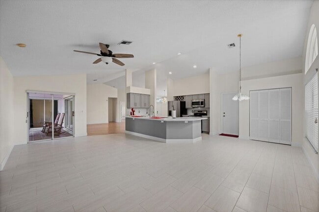 Building Photo - 1401 Hideaway Bend