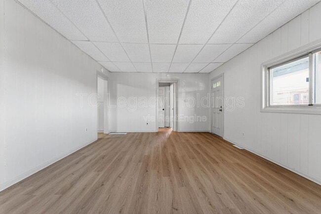 Building Photo - 1627 W Pike St