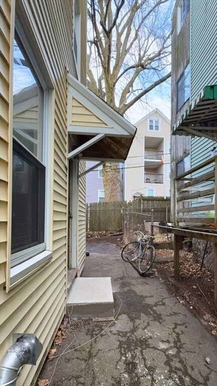 Building Photo - 26 Darling St