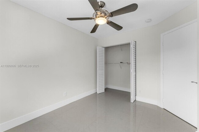 Building Photo - 17542 SW 139th Ct