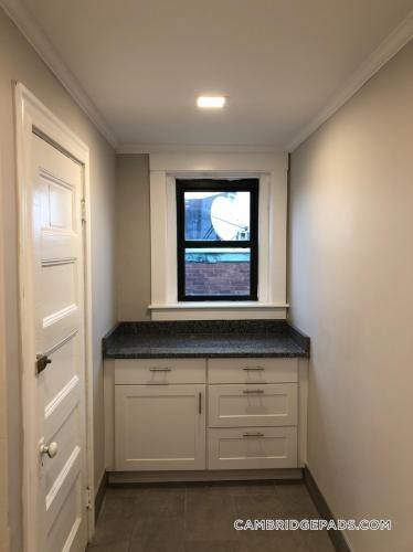 Building Photo - 9 Upland Rd