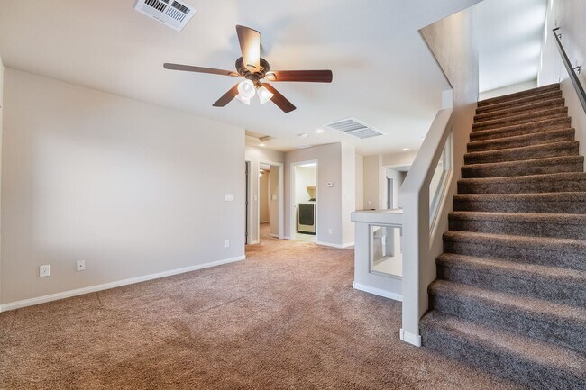 Building Photo - Upgraded Tri-Level Home on a Cul-de-Sac Lot in Southwest