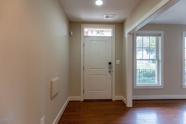 Building Photo - 2909 Chancellor's Way NE