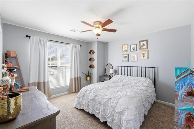 Building Photo - 943 Bendleton Dr