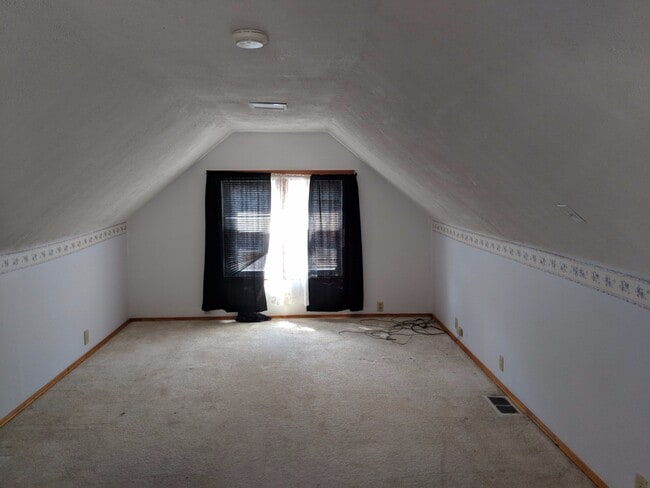 Building Photo - 3 bed Garfield cape cod now available