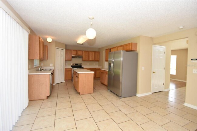 Building Photo - 27 Riverdale Ln