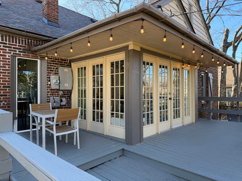 Building Photo - 2023 E 14th Pl