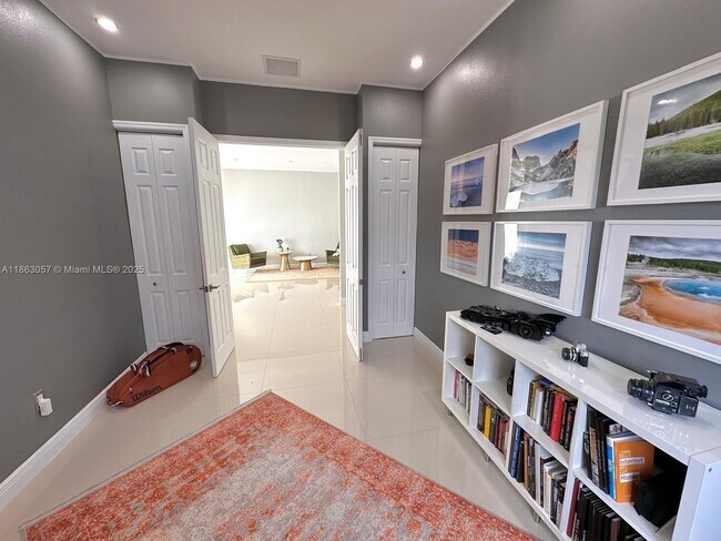 Building Photo - 15750 SW 90th Ave