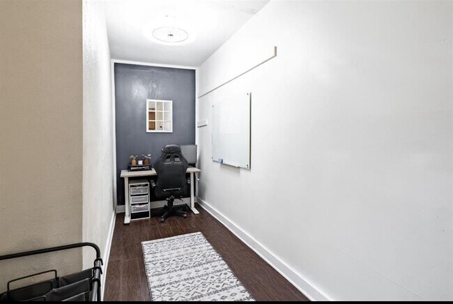 Building Photo - 10305 Bassoon Dr